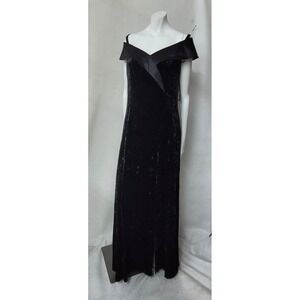 Cachet Black Velvet Off Shoulder Gown‎ Style 58880 Size 14 Formal Evening New